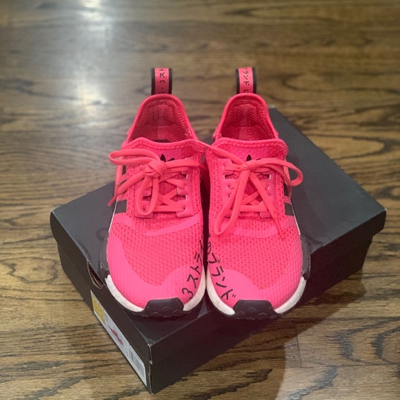 Good Condition Adidas NMD R1 Shoes Kids US Size 3.5 Pink & Black - Picture 2 of 16